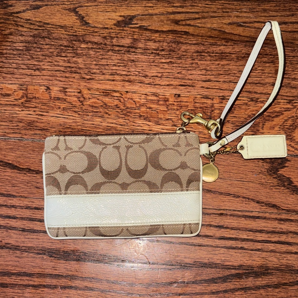 Coach Khaki and Chalk Signature Wristlet with Gold Hardware Vintage- early 2000’